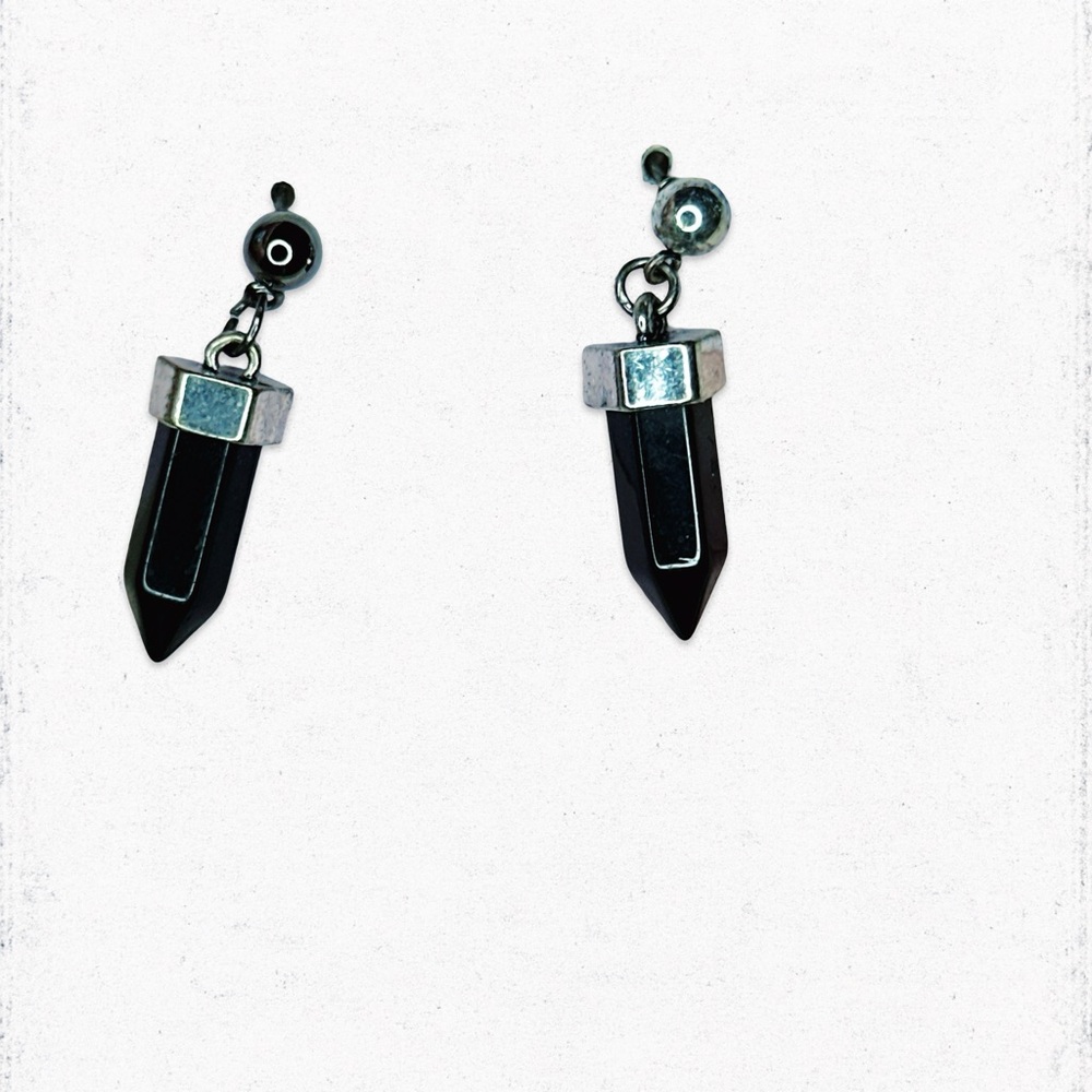 7013. Black Stone and Silvertone Earrings